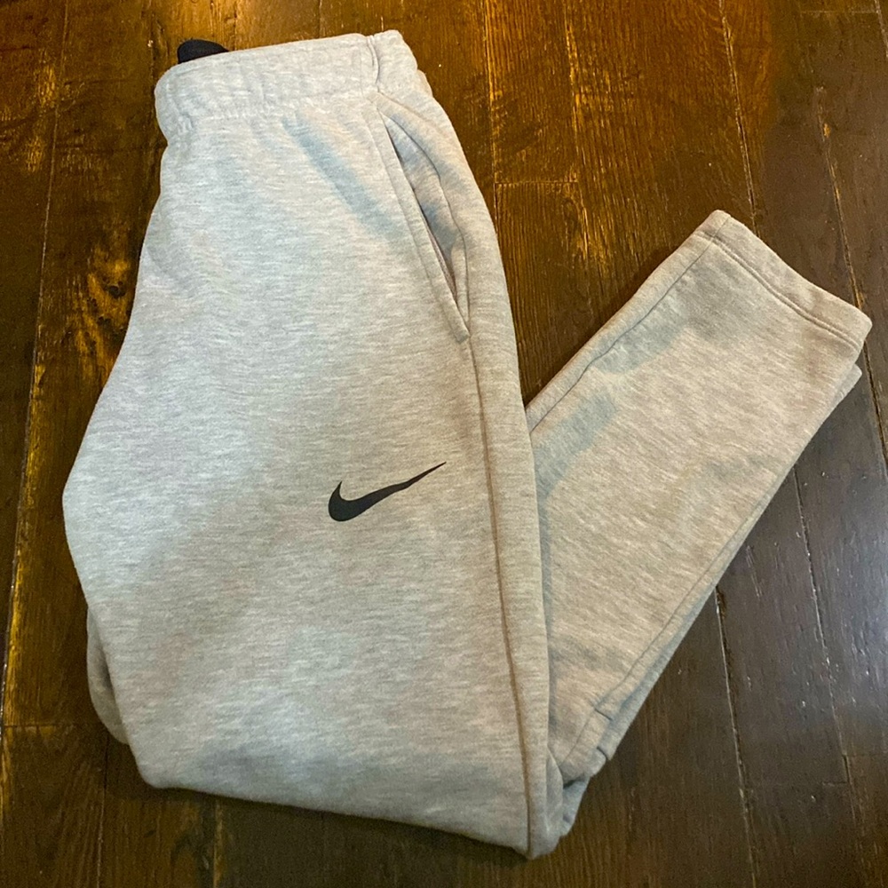 Men’s Nike Dri-Fit Standard Fit Training Sweatpants
